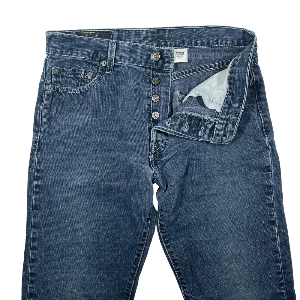 Levis step into